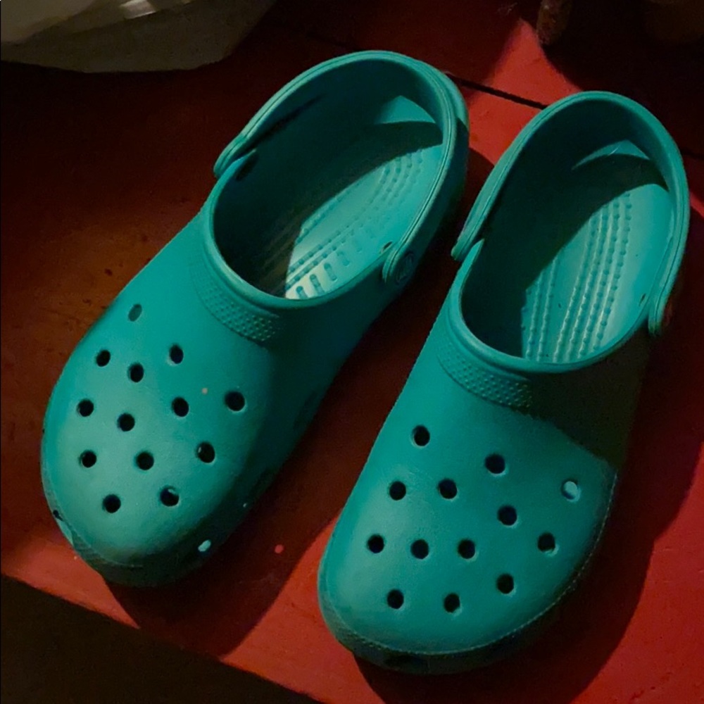 Crocs size 8 men’s, 10 women’s. Green.
